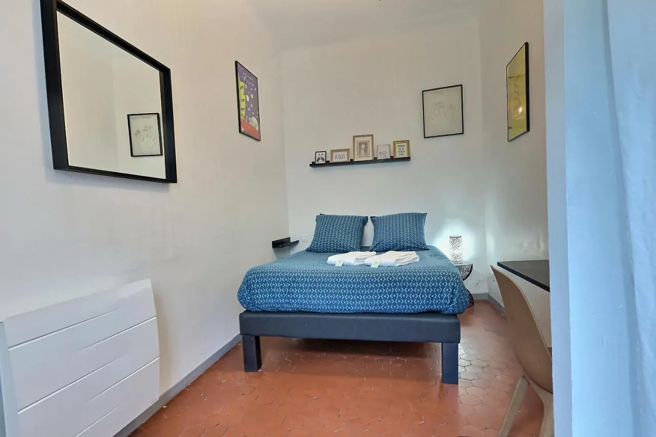 אביניון Spacieux - Cosy - Hypercentre - Netflix - Free Wifi צרפת