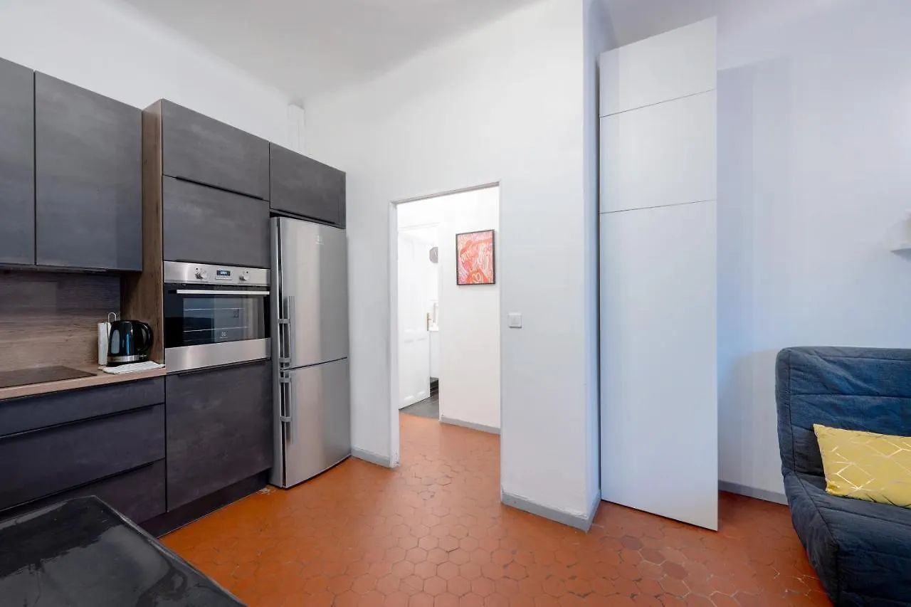 דירה אביניון Spacieux - Cosy - Hypercentre - Netflix - Free Wifi