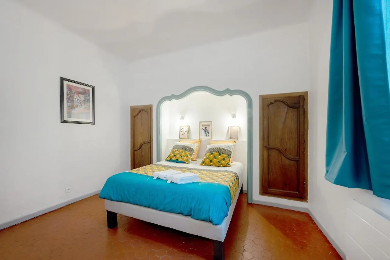 אביניון Spacieux - Cosy - Hypercentre - Netflix - Free Wifi דירה