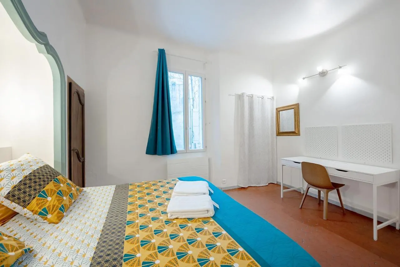 אביניון Spacieux - Cosy - Hypercentre - Netflix - Free Wifi 0*,