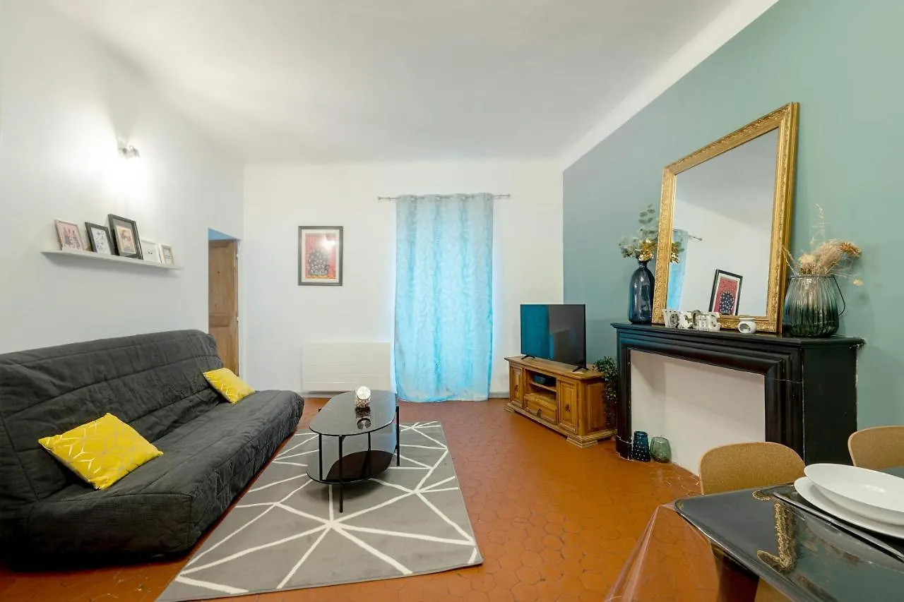 אביניון Spacieux - Cosy - Hypercentre - Netflix - Free Wifi 0*,  צרפת