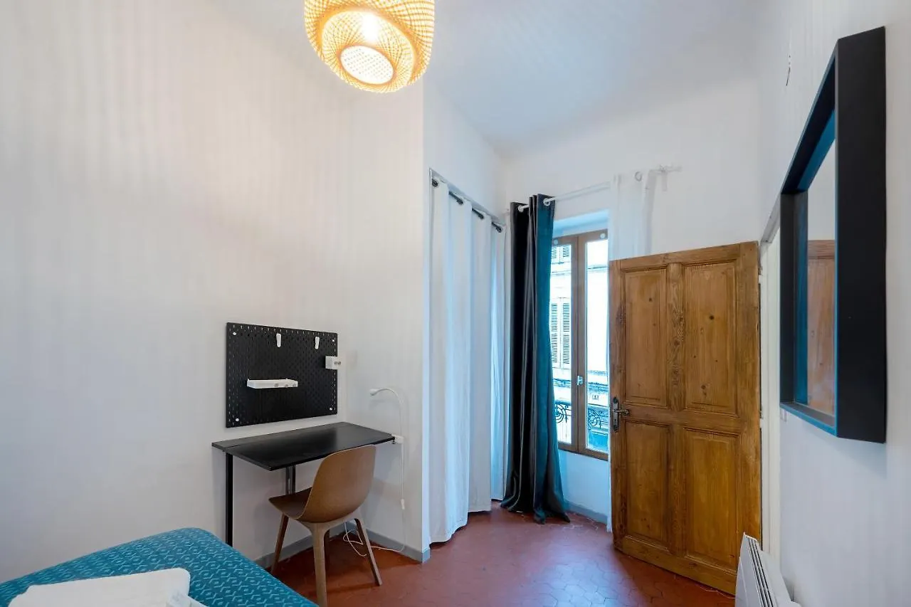 אביניון Spacieux - Cosy - Hypercentre - Netflix - Free Wifi דירה