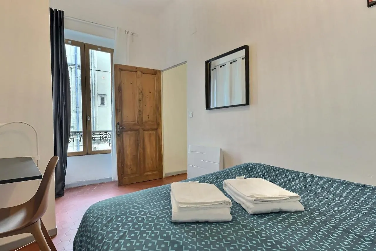 אביניון Spacieux - Cosy - Hypercentre - Netflix - Free Wifi צרפת